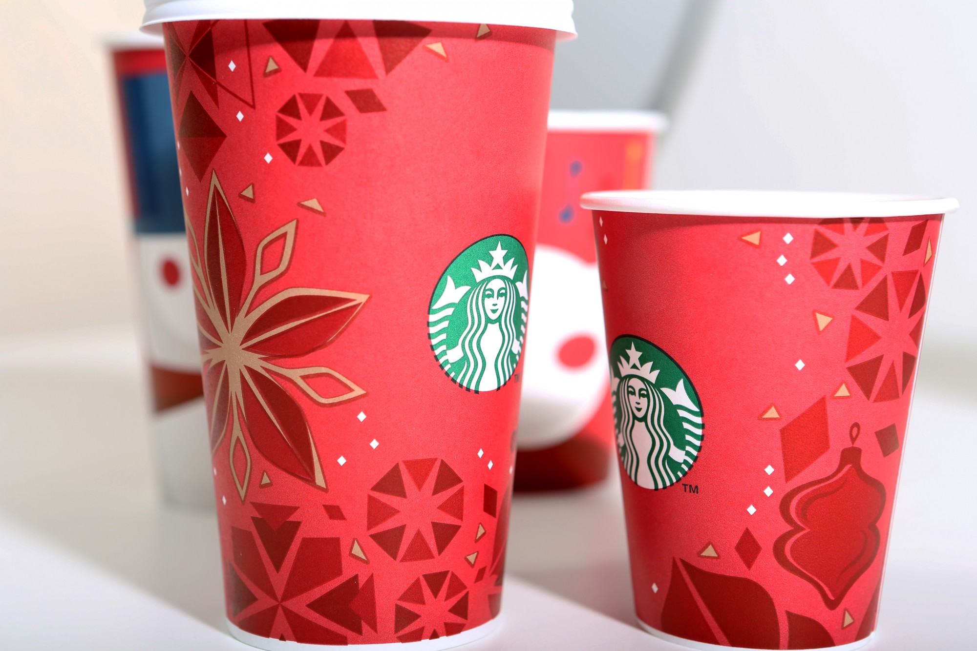 Holiday_14_Red_Cups_Lineup_1_1 2